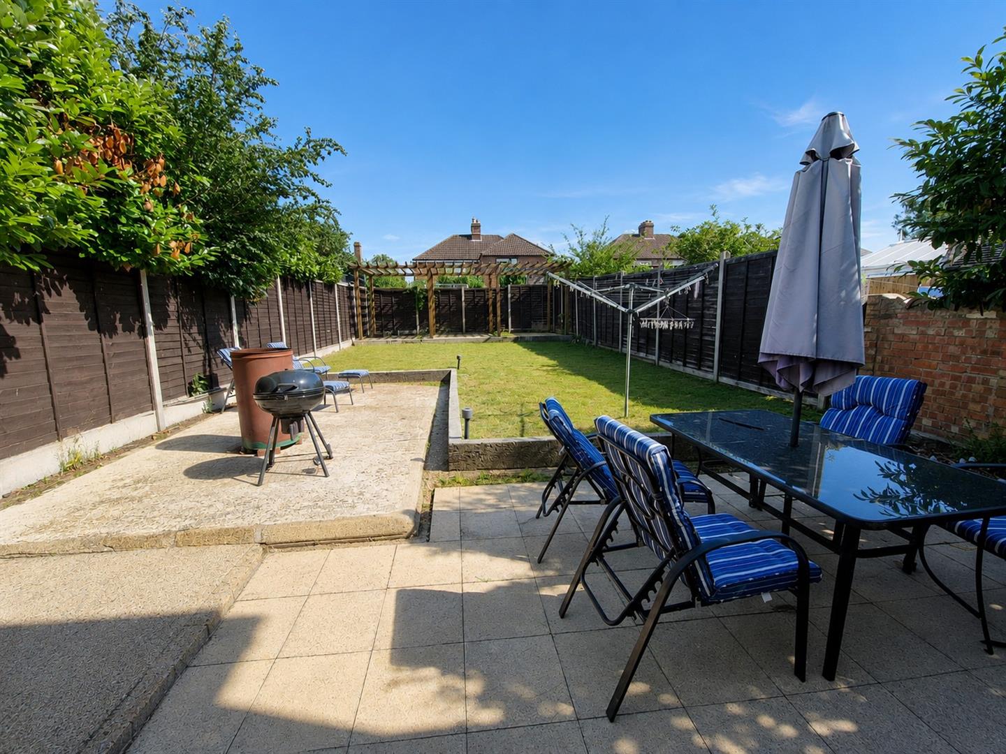 3 bed property in Deacon Avenue, Bedford